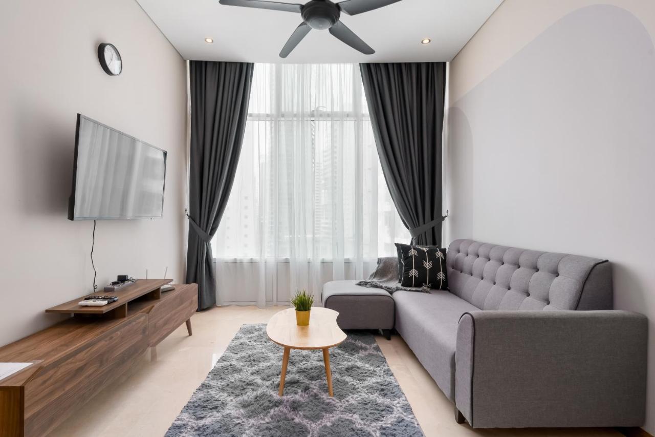 Sky Suites Klcc Homestay By Birdy Stay 쿠알라룸푸르 외부 사진