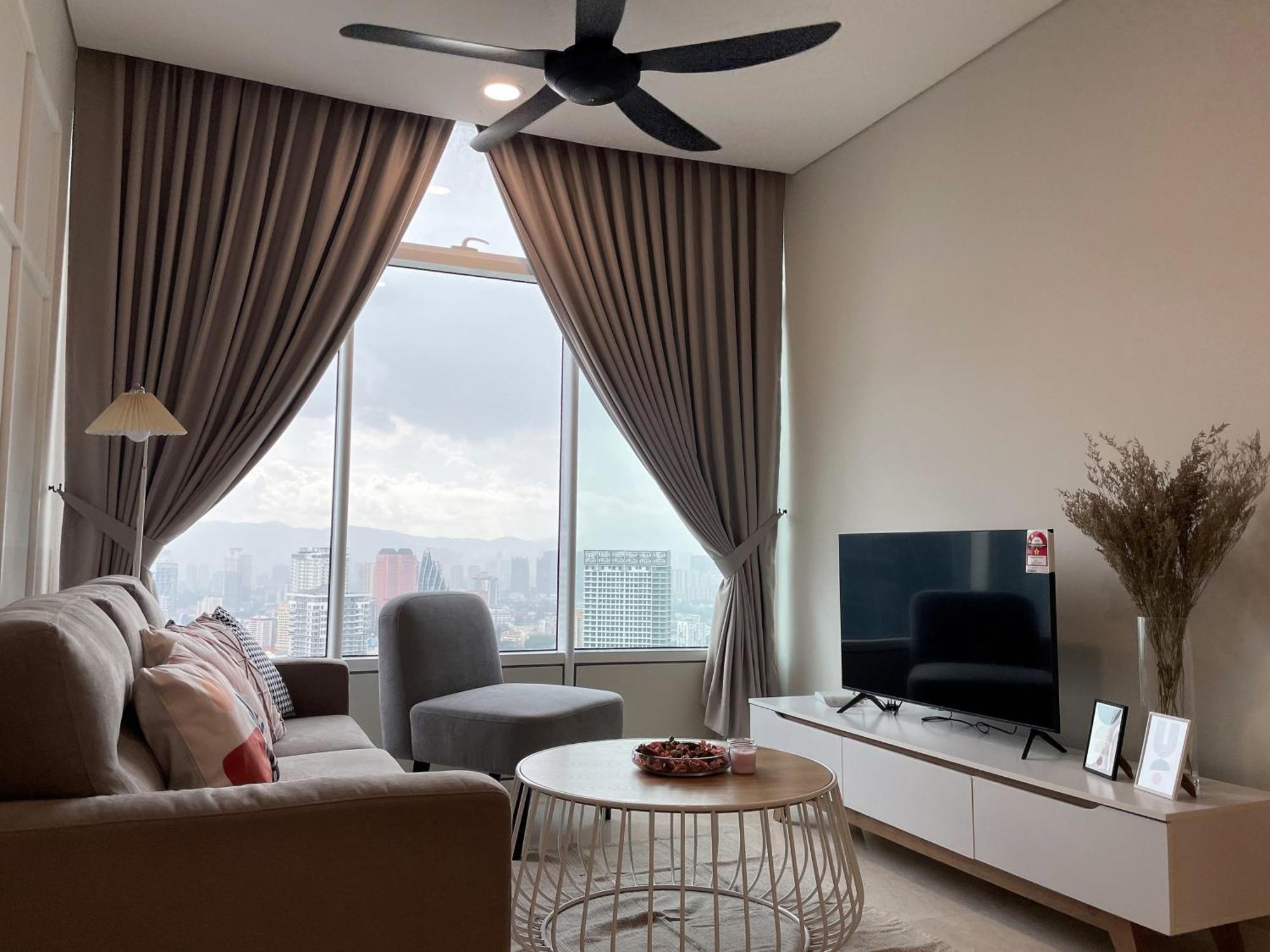Sky Suites Klcc Homestay By Birdy Stay 쿠알라룸푸르 외부 사진