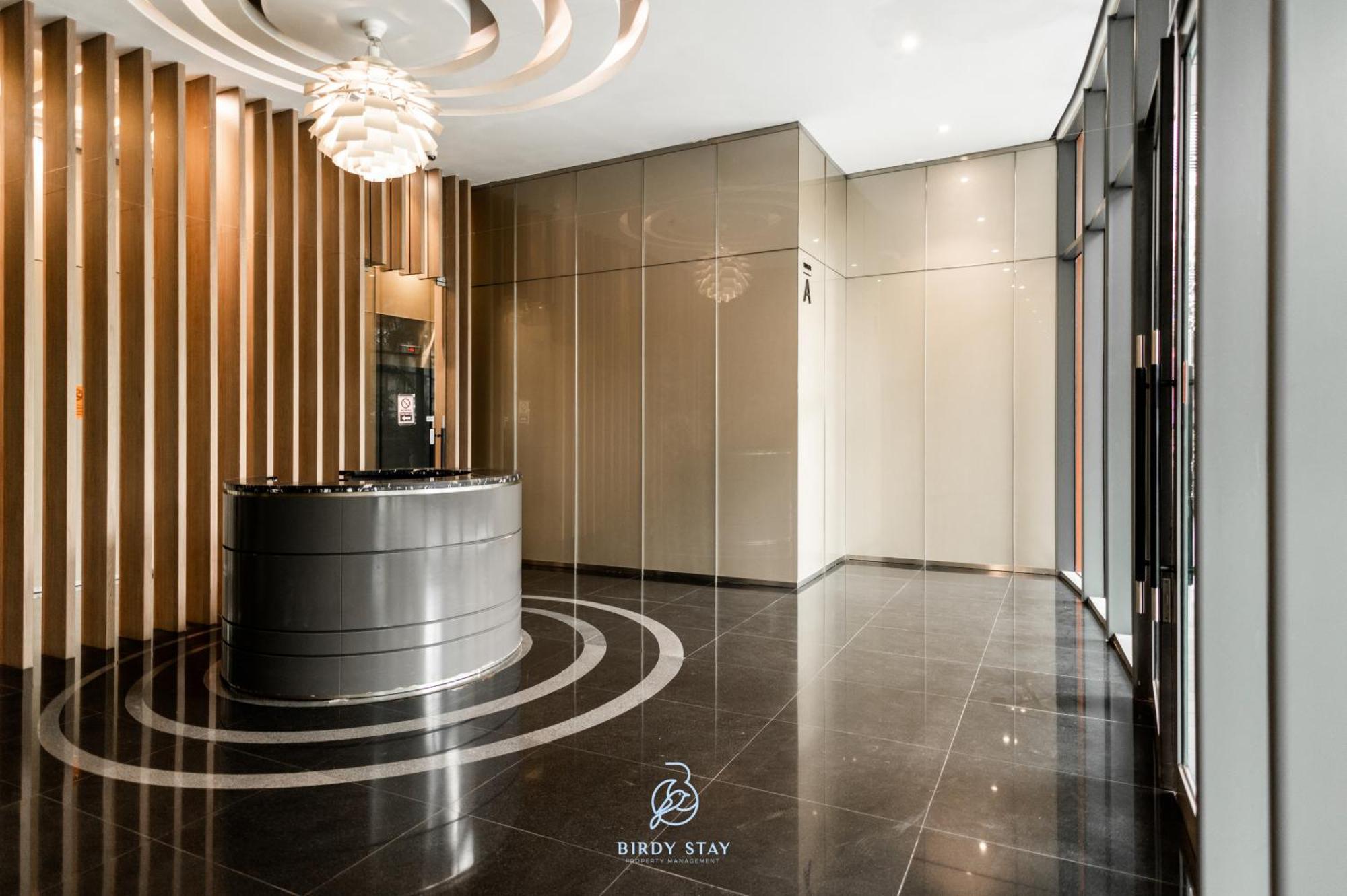 Sky Suites Klcc Homestay By Birdy Stay 쿠알라룸푸르 외부 사진